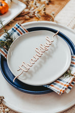 Load image into Gallery viewer, 10 inch Thankful Grateful Blessed Gather Thanksgiving Dinner Placards For Large Gatherings, Thanksgiving Dinner Table Decor For Holiday